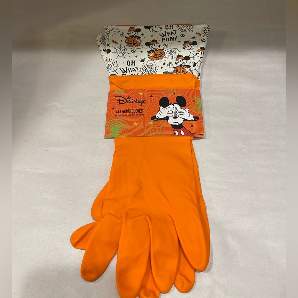 Disney  gloves  cleaning